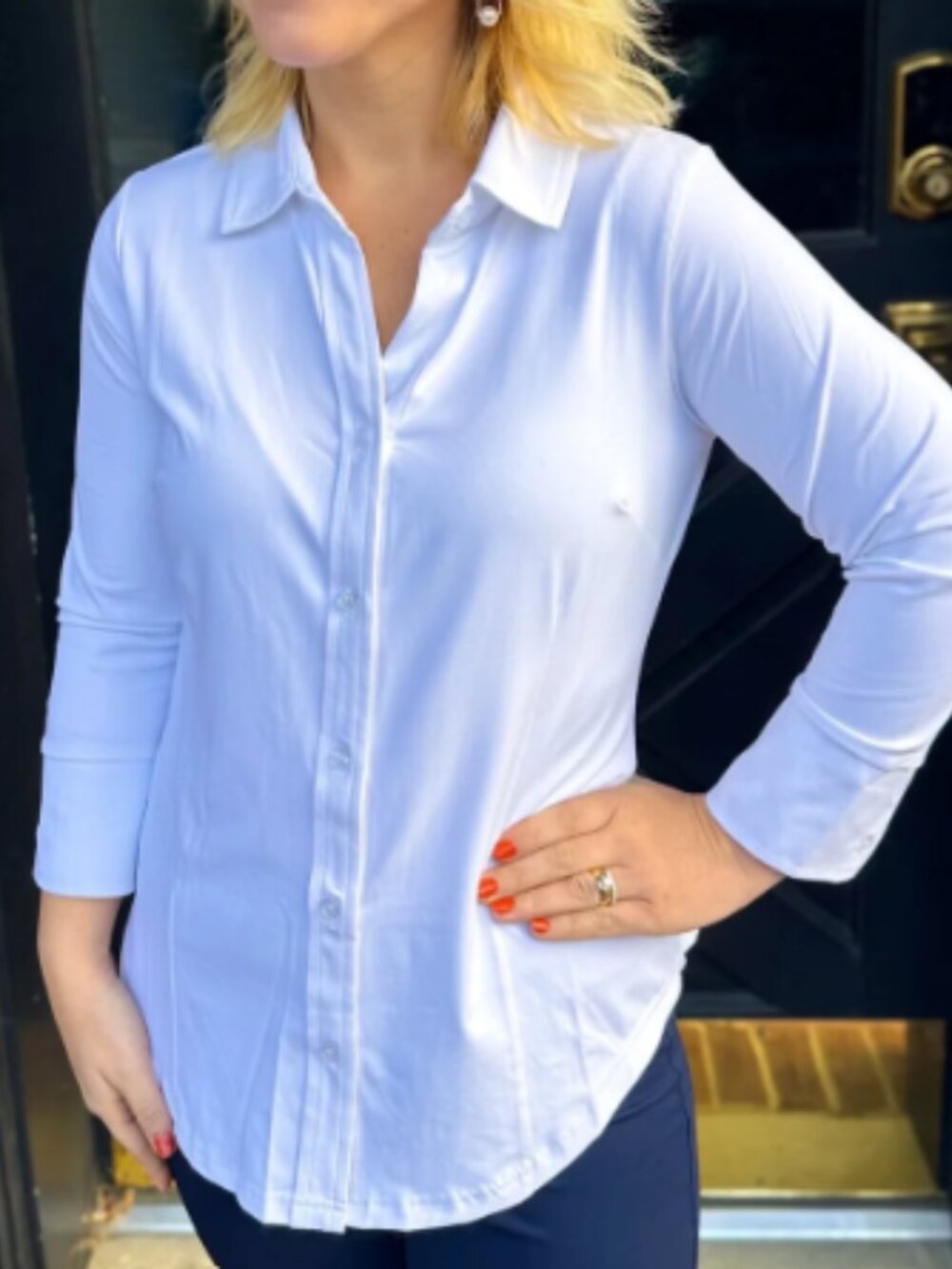 Lulu-B Ladies White Collared V-neck Button down 3/4 Sleeve Blouse